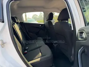 Peugeot 208 2018 White