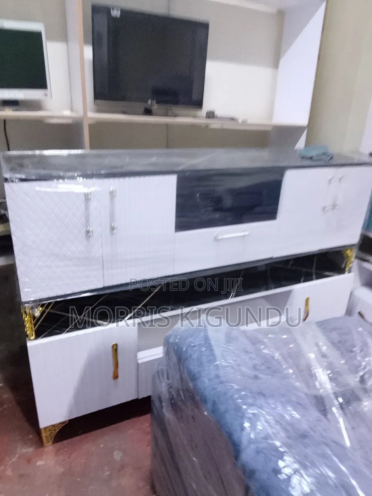 TV Stand of 5 Feet