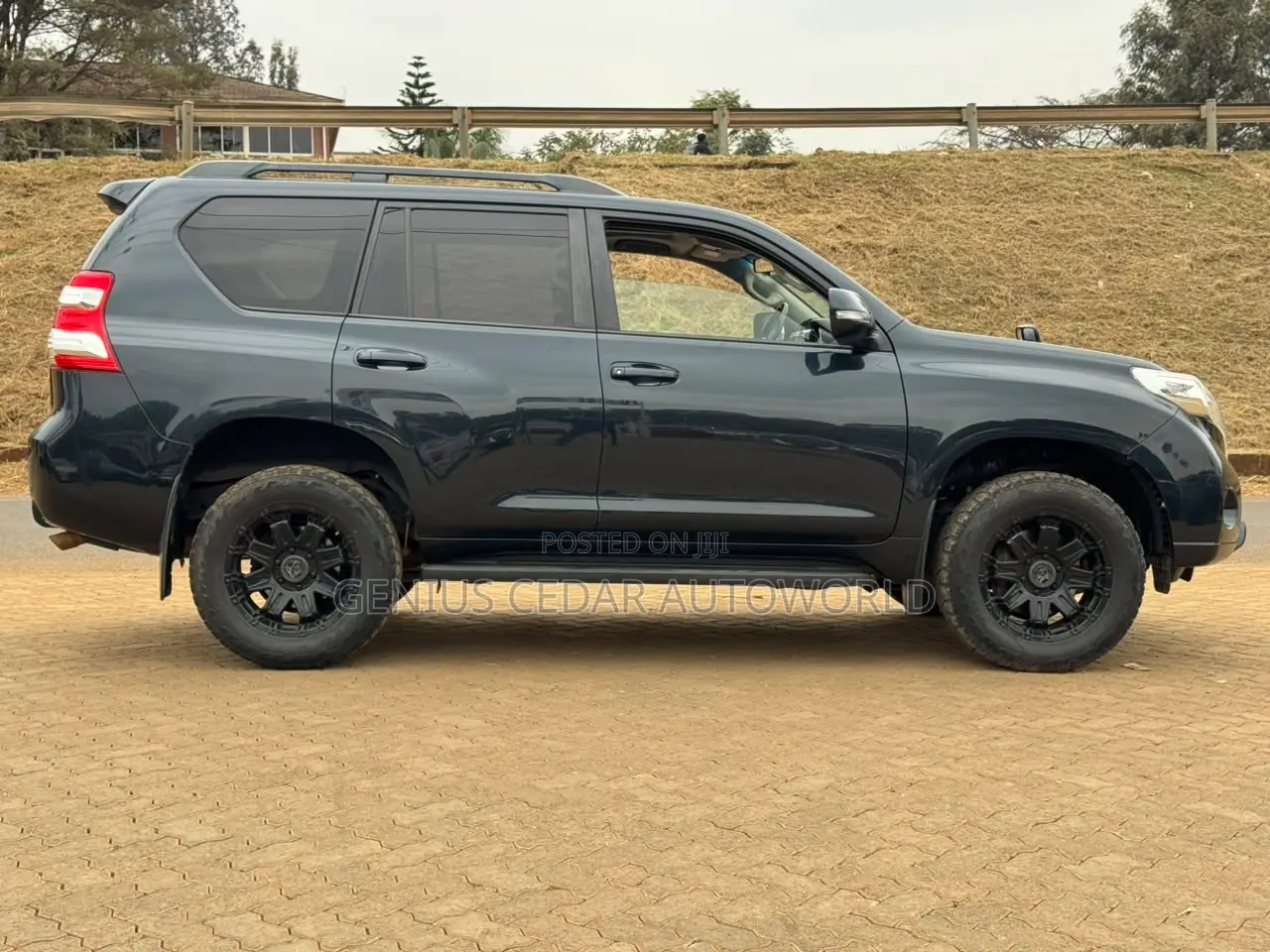 Toyota Land Cruiser Prado 2017 Black