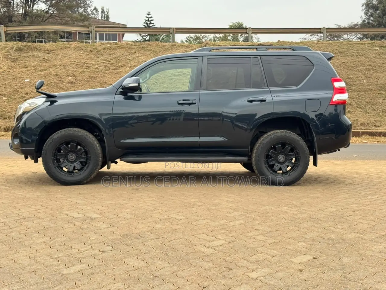 Toyota Land Cruiser Prado 2017 Black