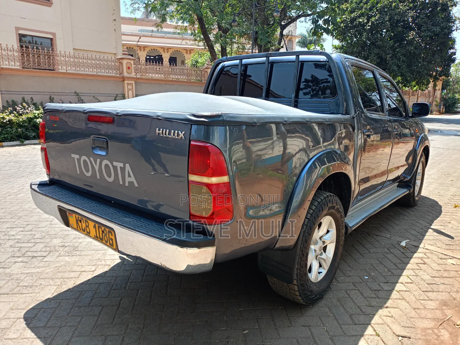 Toyota Hilux 2014 Gray