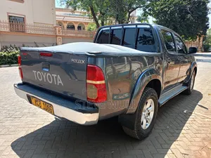 Toyota Hilux 2014 Gray