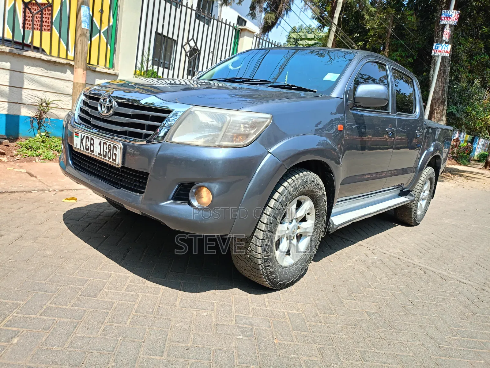 Toyota Hilux 2014 Gray