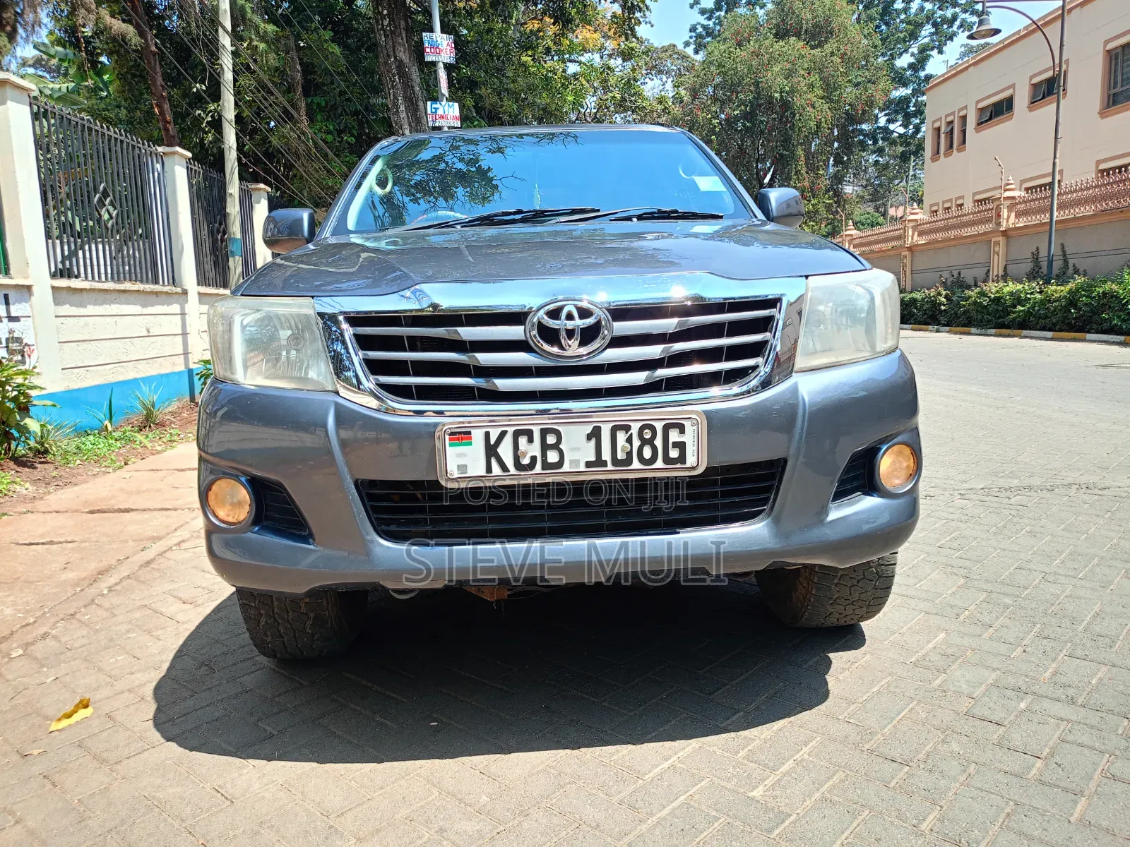Toyota Hilux 2014 Gray