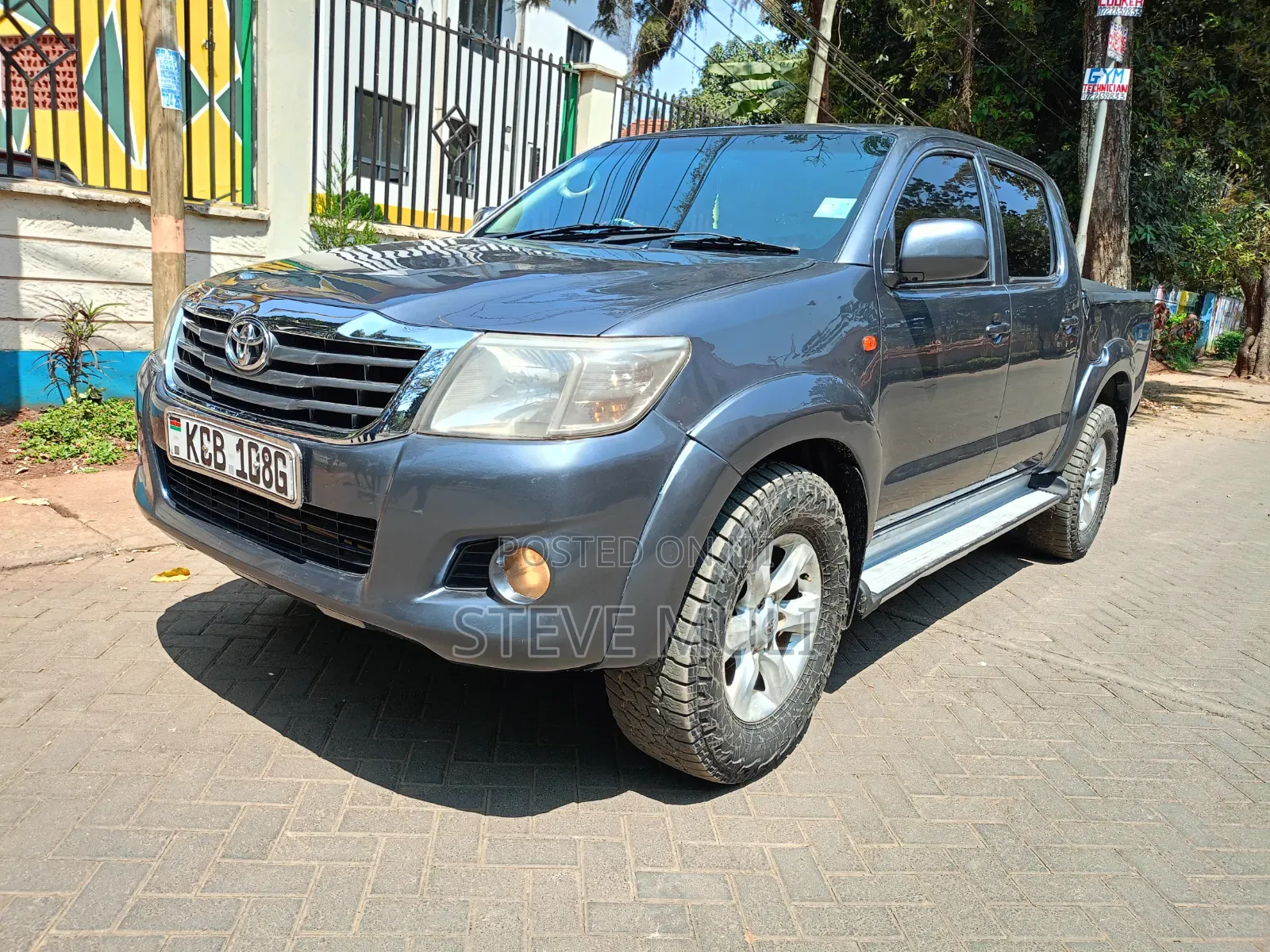 Toyota Hilux 2014 Gray