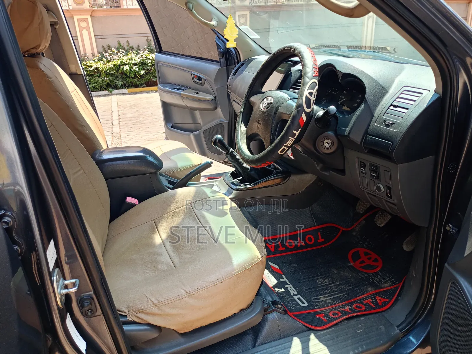 Toyota Hilux 2014 Gray