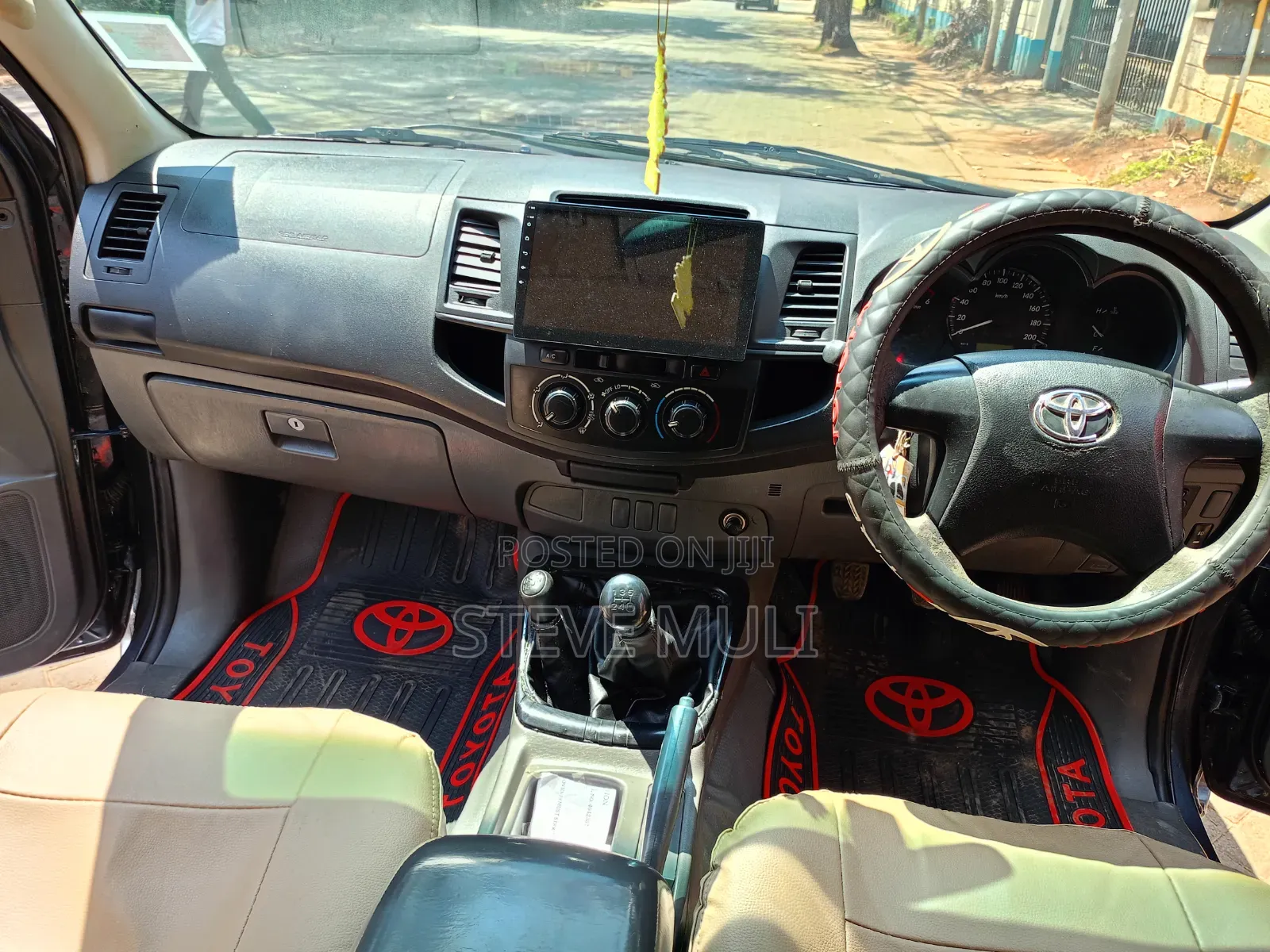 Toyota Hilux 2014 Gray