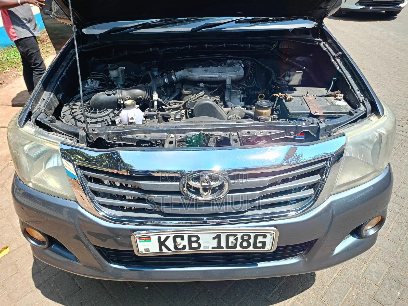 Toyota Hilux 2014 Gray
