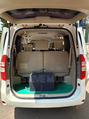 Toyota Noah 2012 Pearl