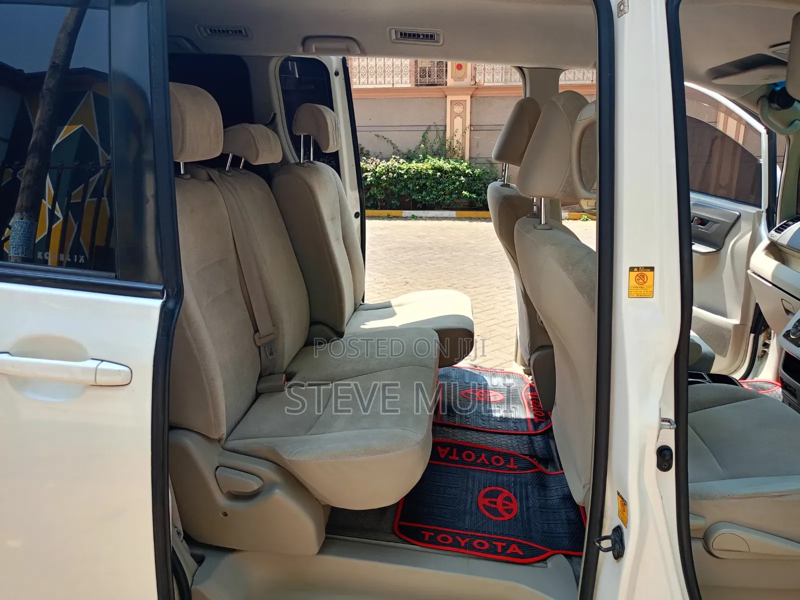 Toyota Noah 2012 Pearl