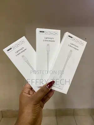 Apple Lightning to 3.5mm Headphone Jack Adapter