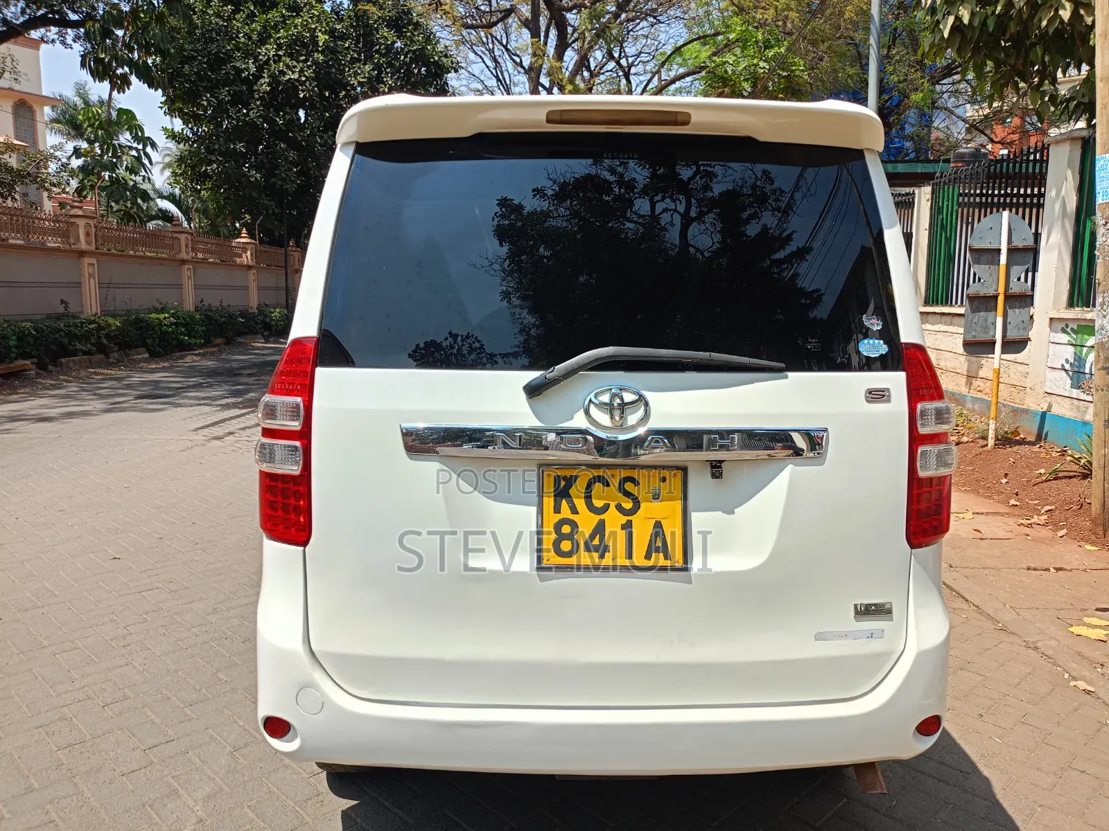 Toyota Noah 2012 Pearl