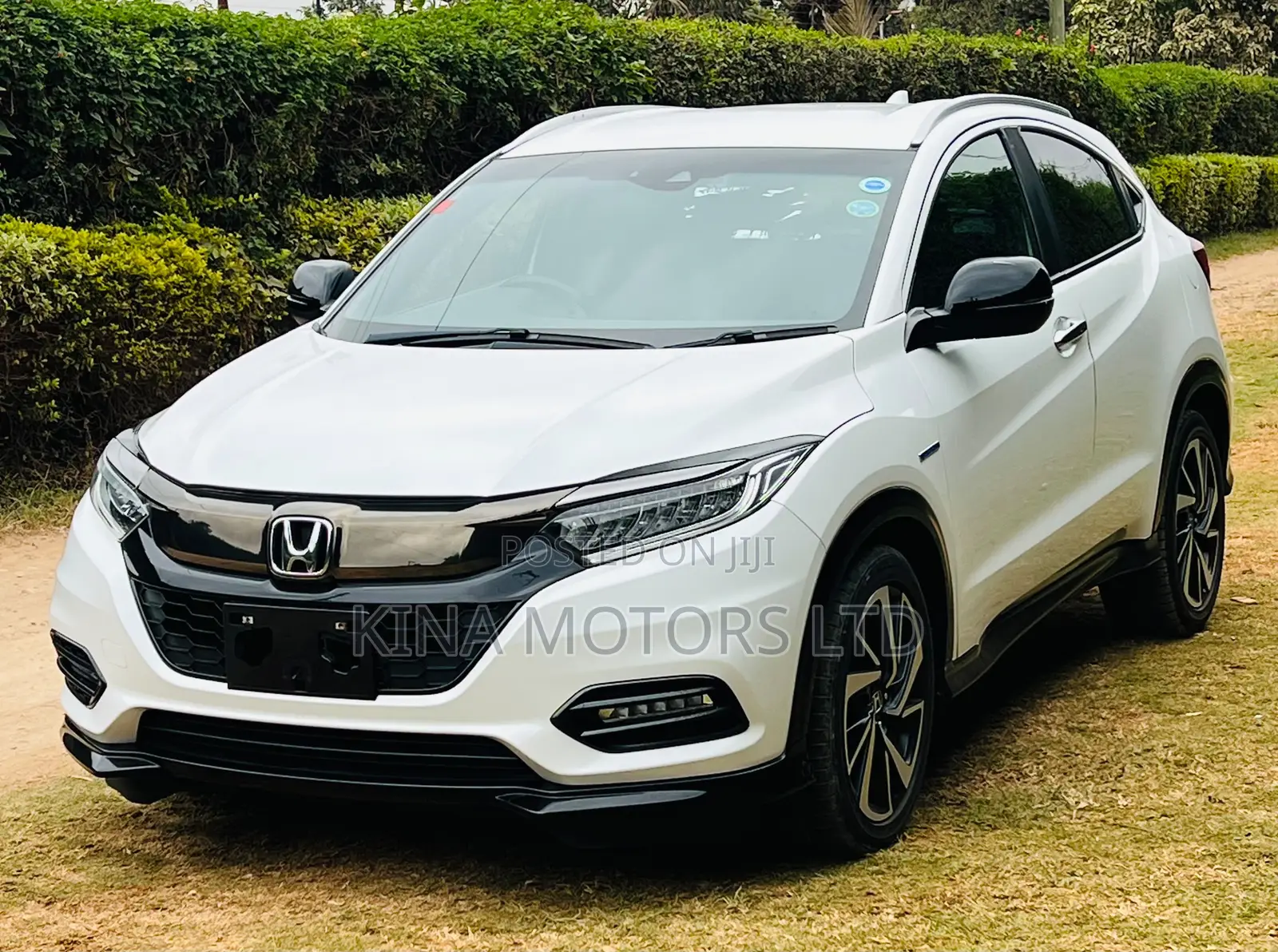 Honda Vezel 1.5 2WD 172 hp 2019 Off white