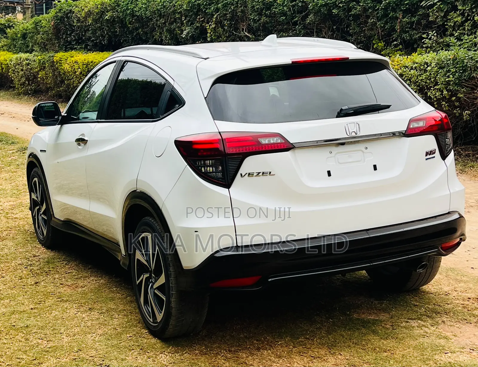 Honda Vezel 1.5 2WD 172 hp 2019 Off white