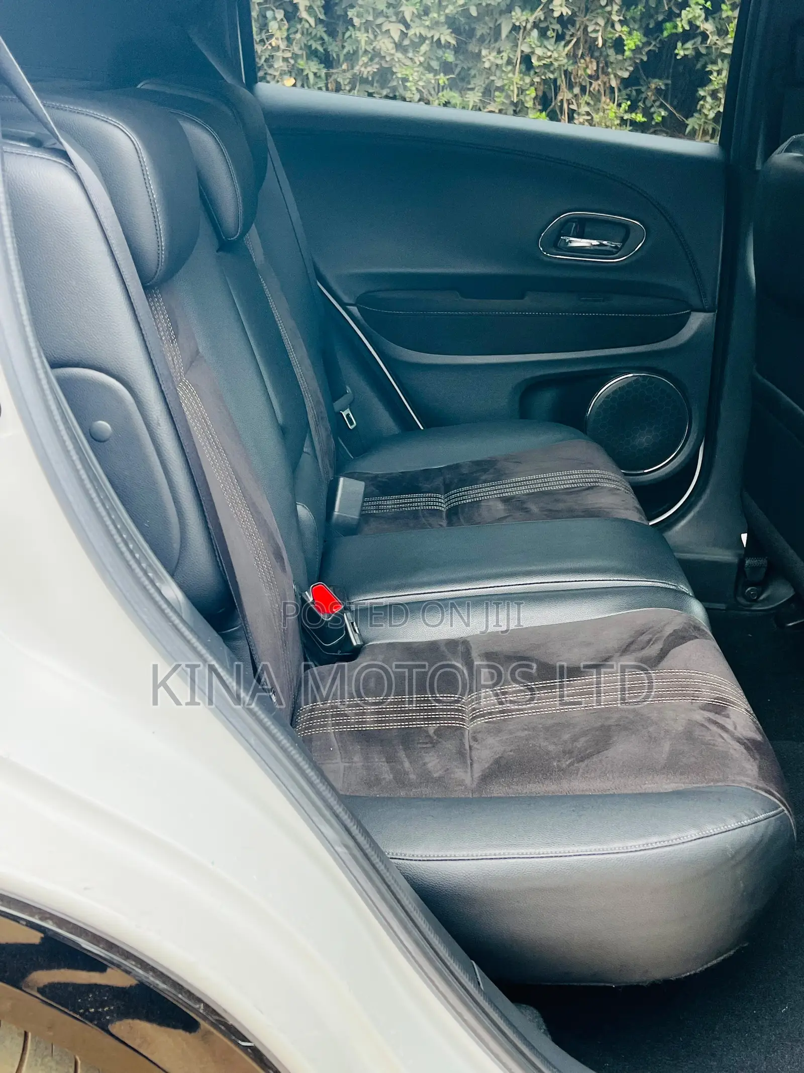 Honda Vezel 1.5 2WD 172 hp 2019 Off white