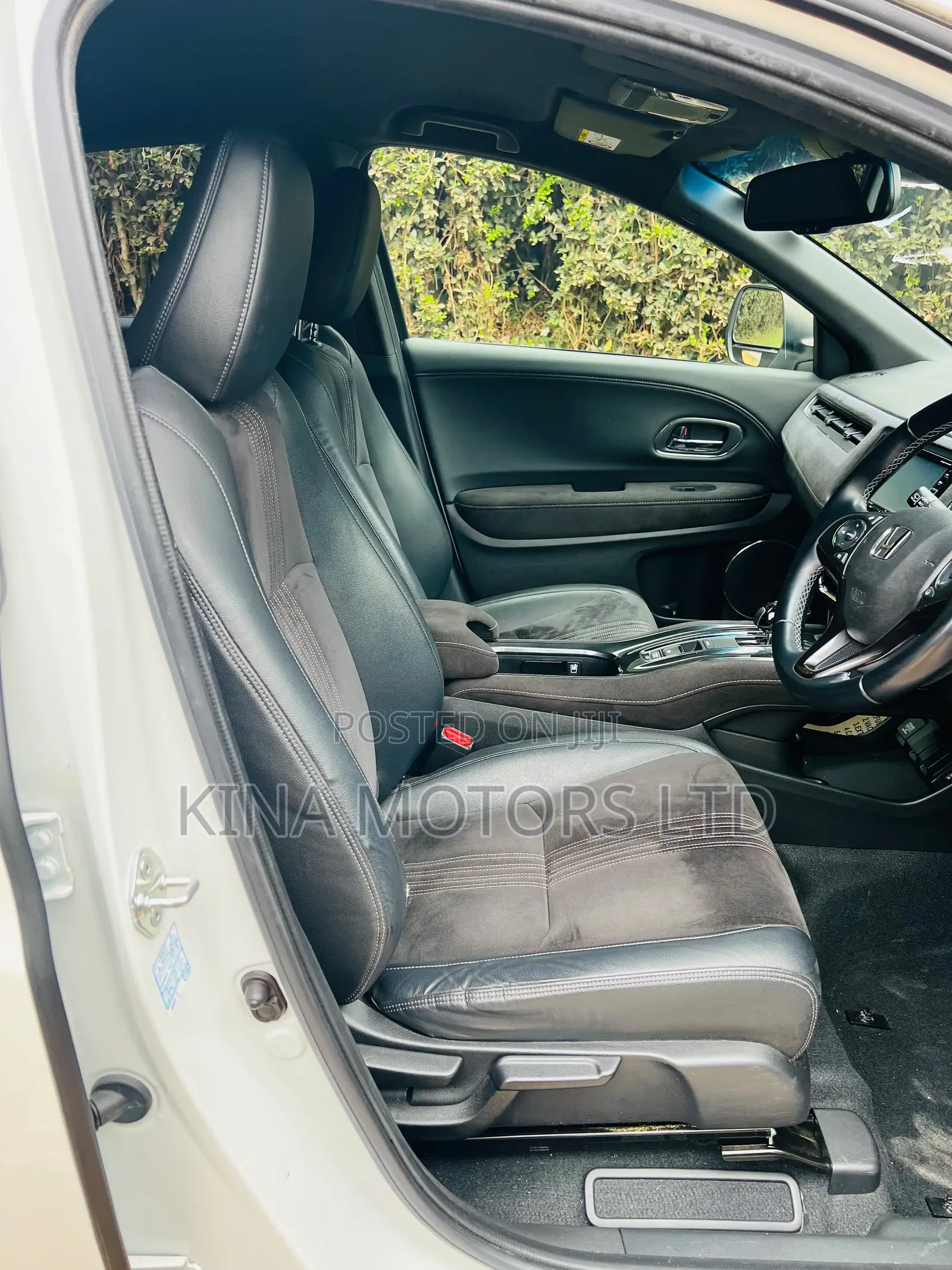 Honda Vezel 1.5 2WD 172 hp 2019 Off white