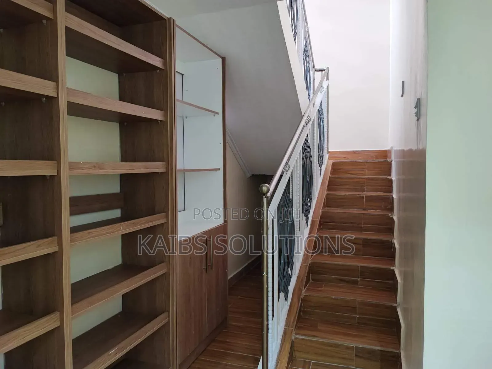 3bdrm Maisonette in Kawaida, Banana for sale
