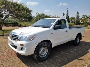 Toyota Hilux 2016 White