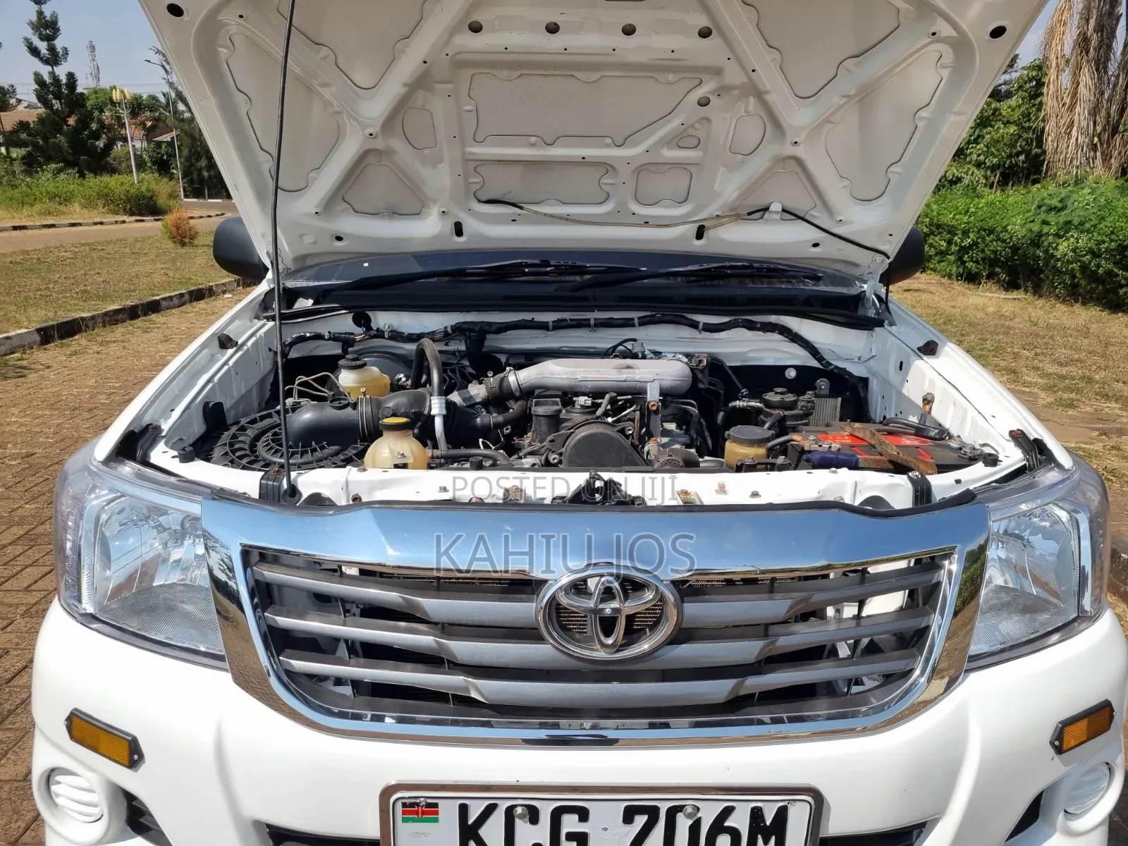 Toyota Hilux 2016 White