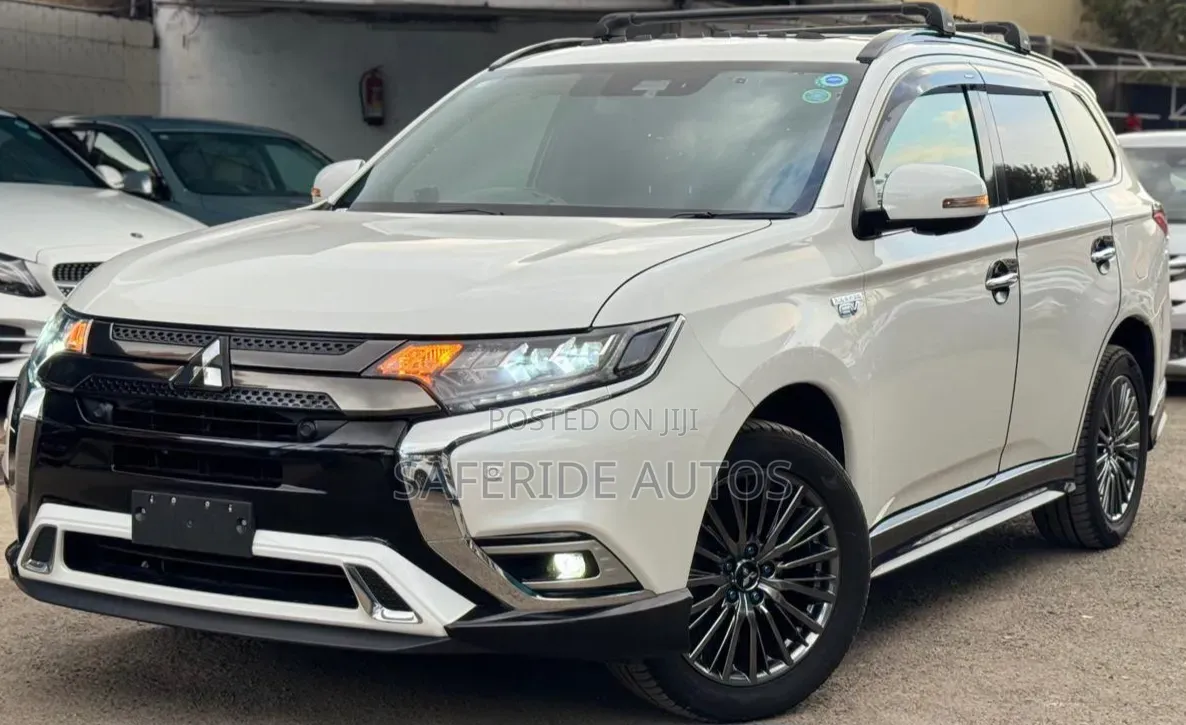 Mitsubishi Outlander 2019 White