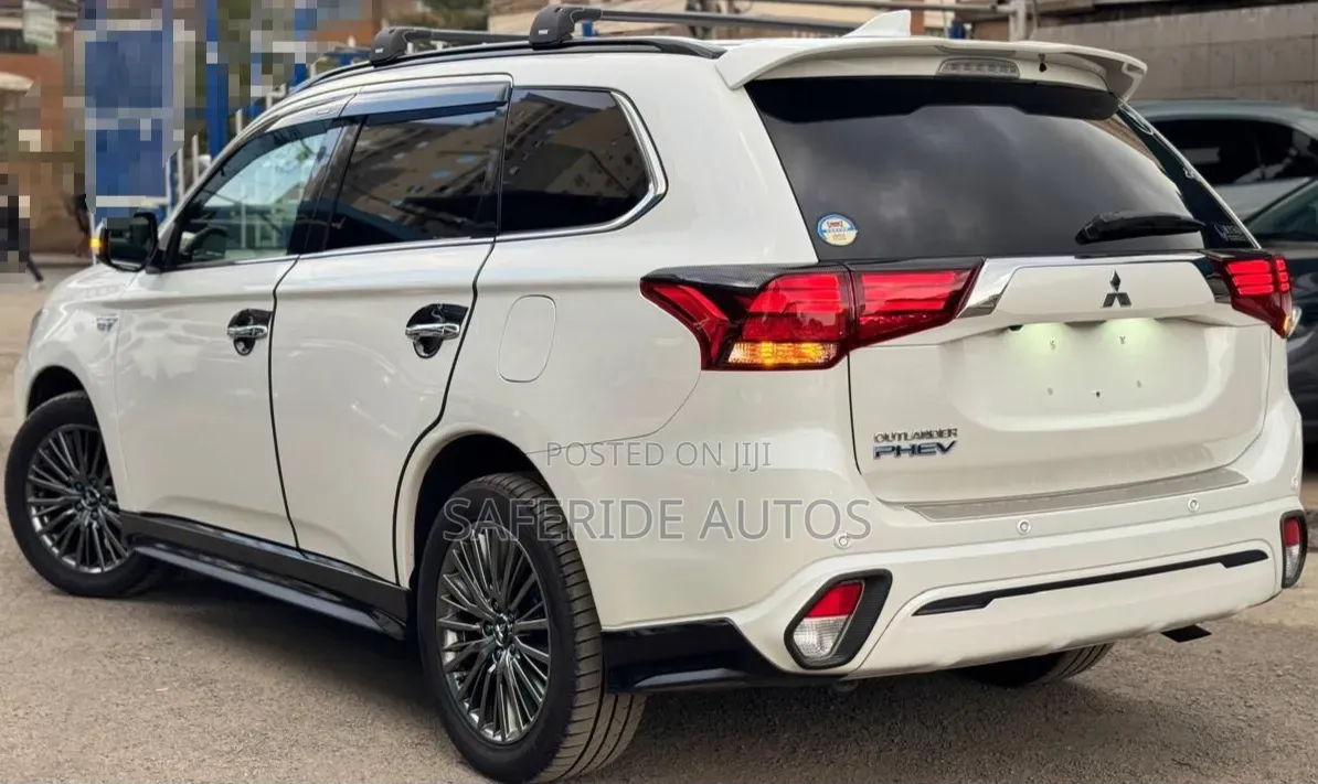 Mitsubishi Outlander 2019 White