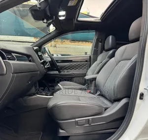 Mitsubishi Outlander 2019 White
