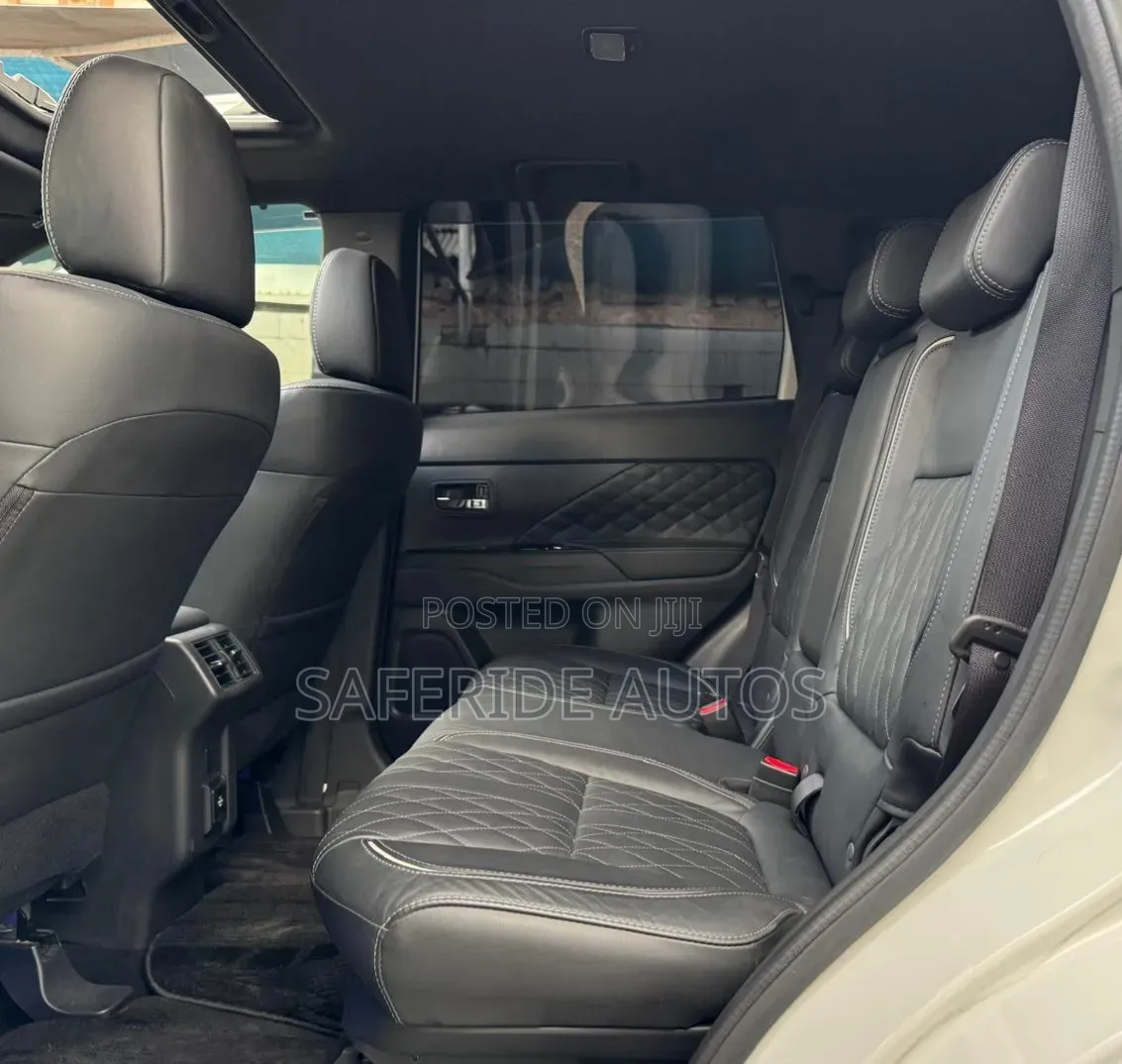 Mitsubishi Outlander 2019 White