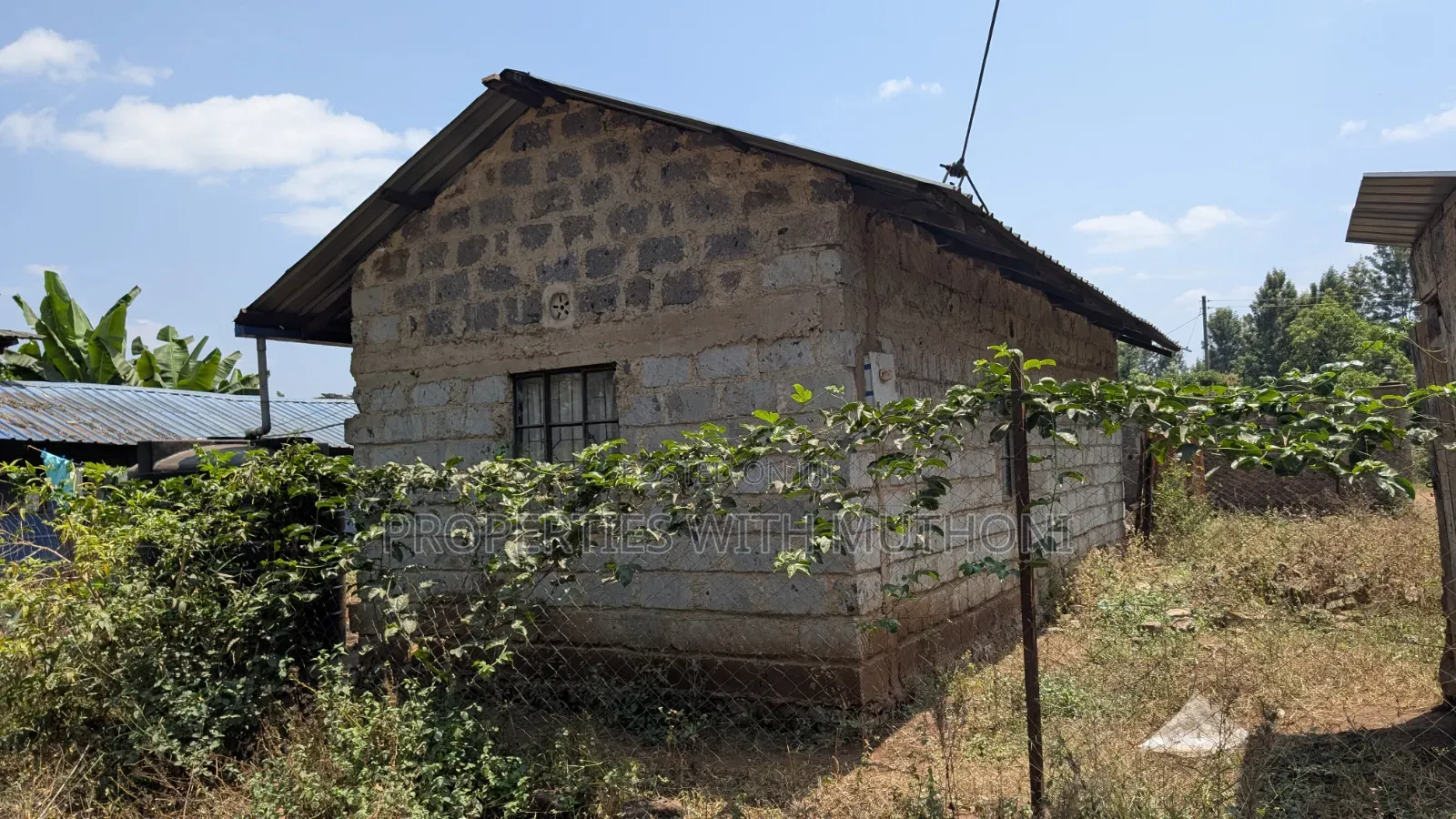 1/2 Acre With a House for Sale in Gatuto, Kirinyaga County.