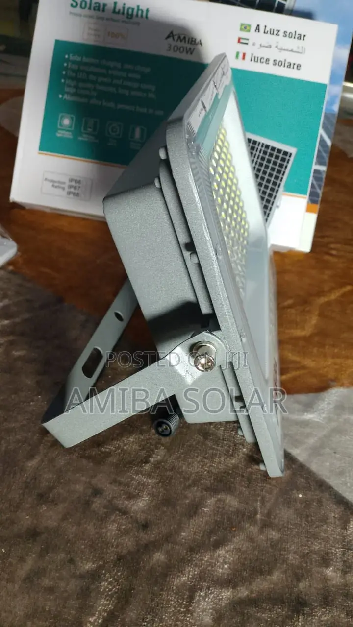 High Illumination 200 Watts Solar Floodlight With Optical Lens.