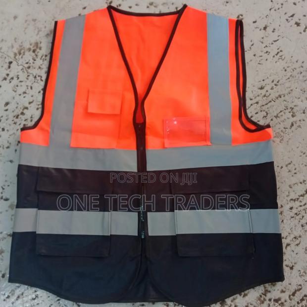 Reflector Vest With Pockets and Zip -for Safety