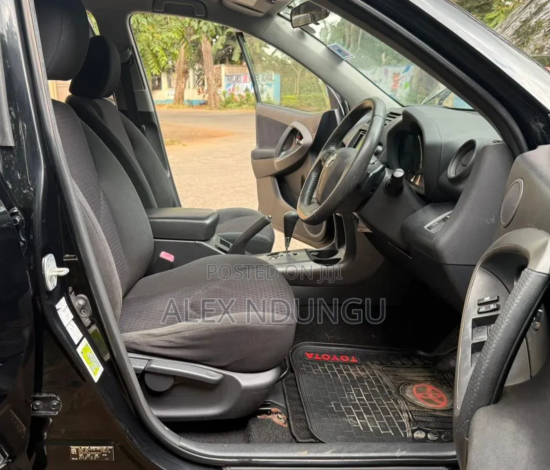 Toyota Vanguard 2013 Black