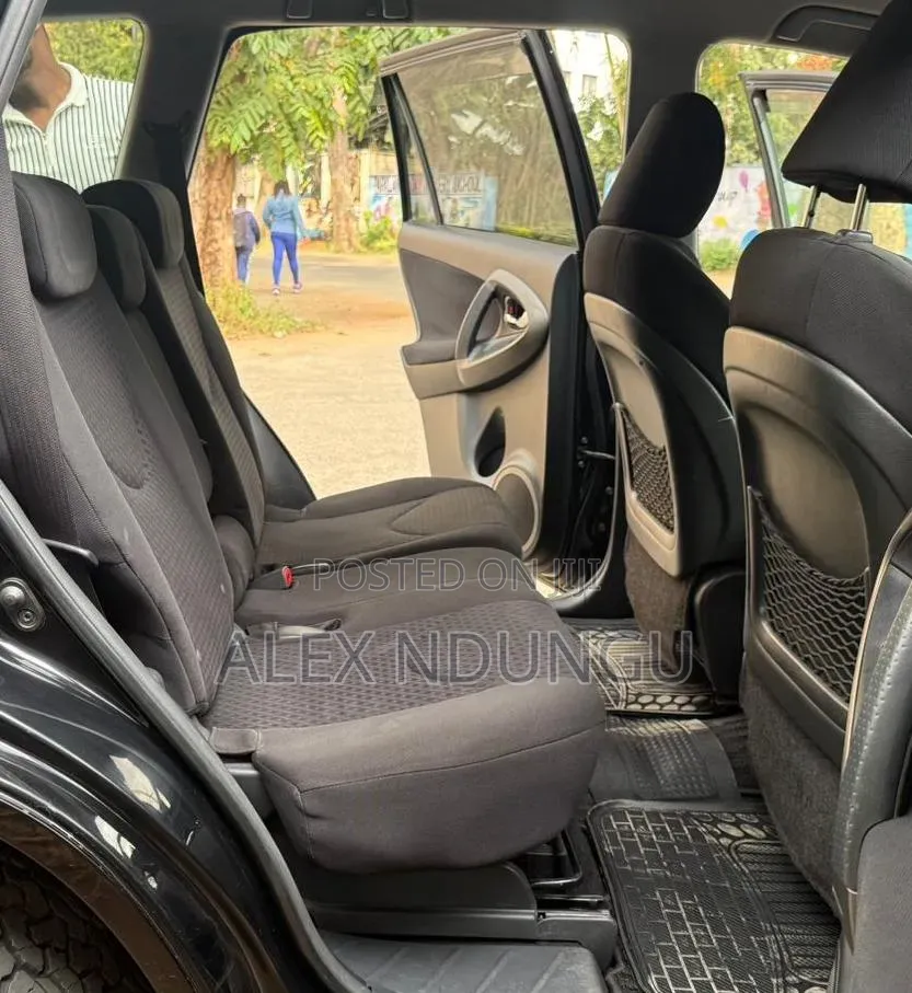 Toyota Vanguard 2013 Black