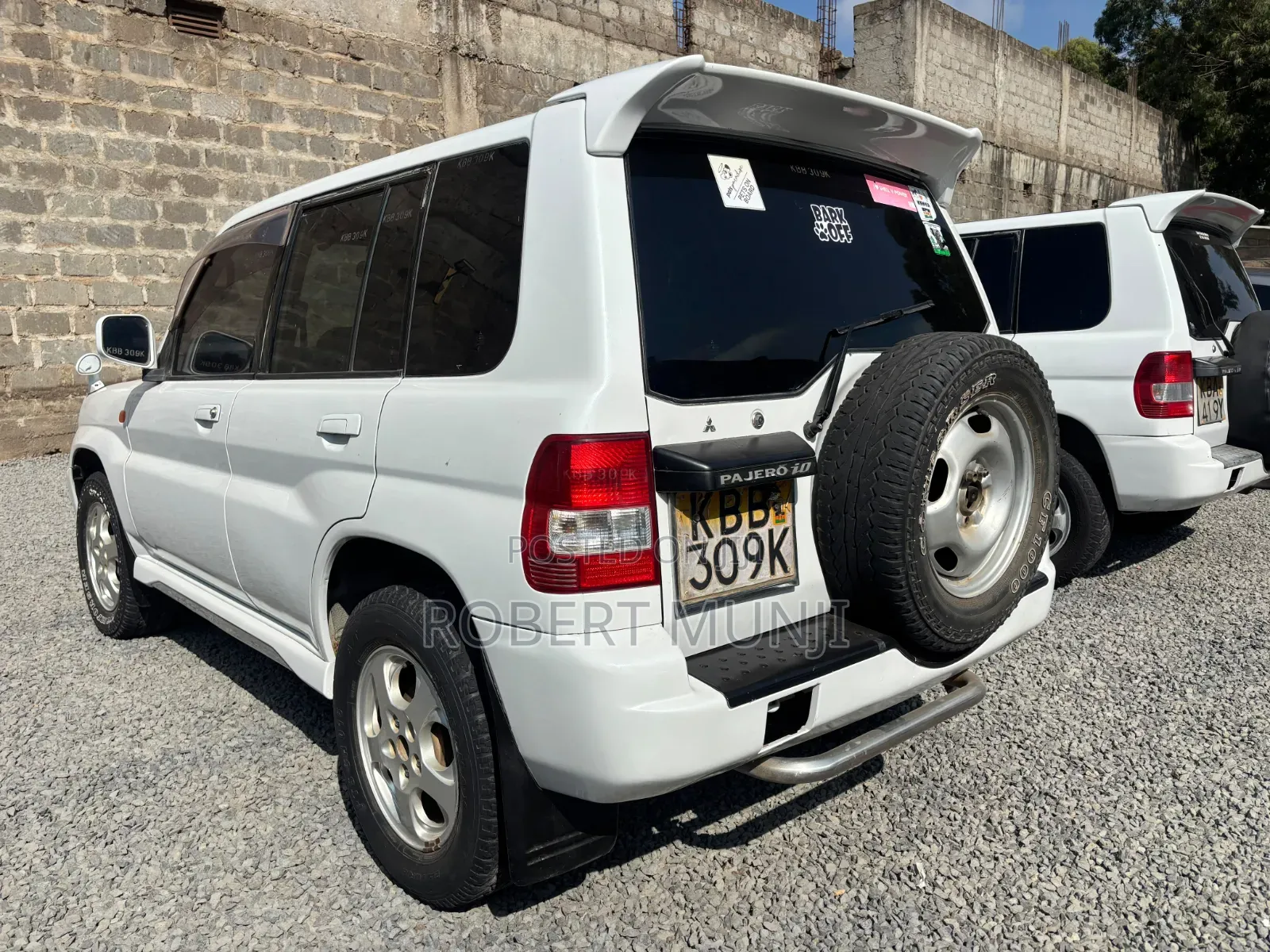 Mitsubishi Pajero 2000 White
