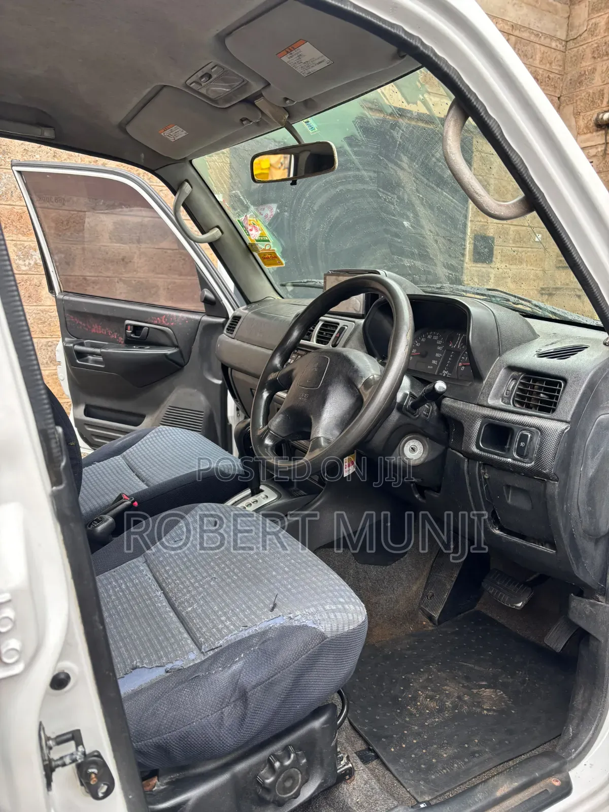 Mitsubishi Pajero 2000 White