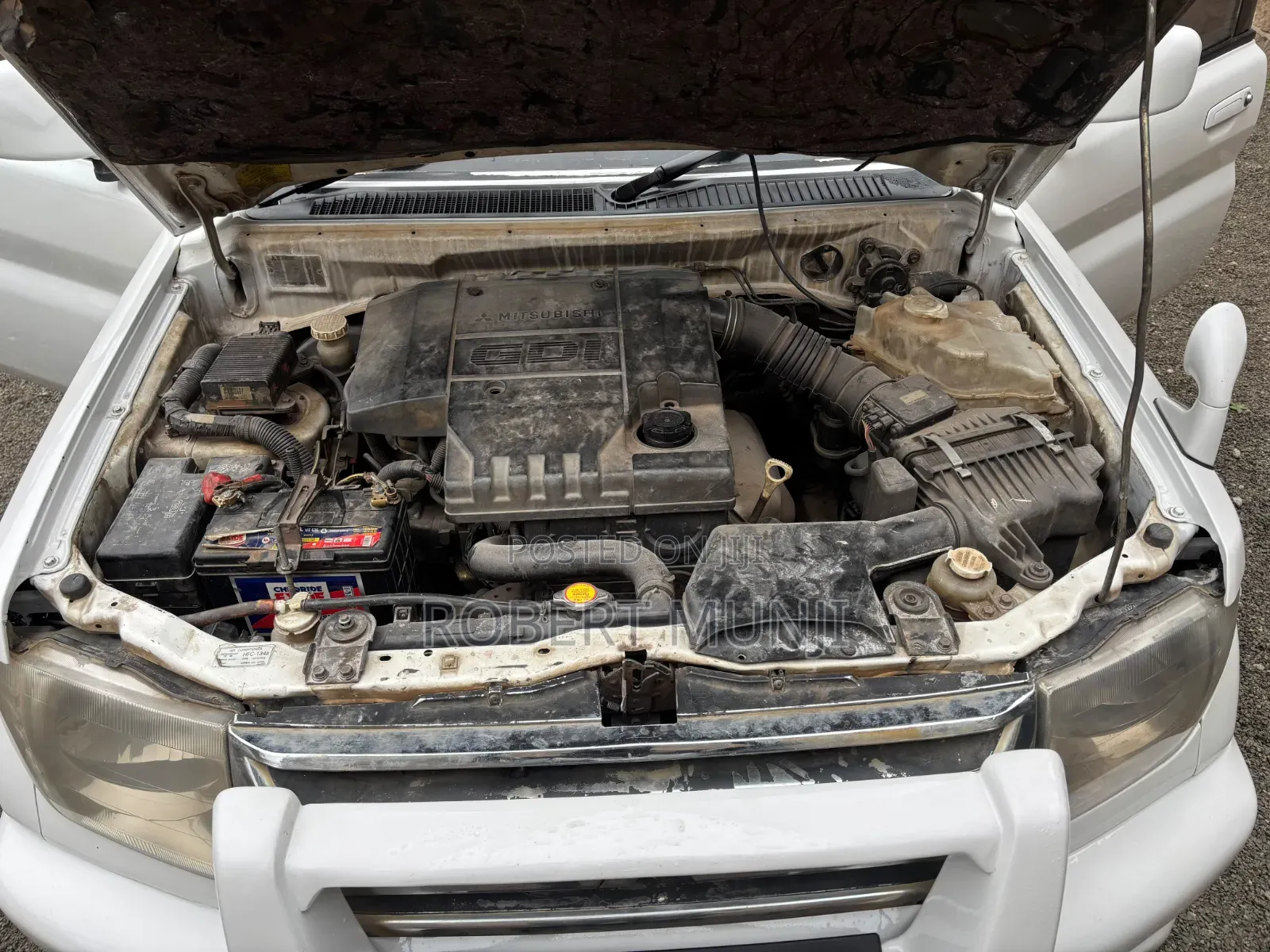 Mitsubishi Pajero 2000 White