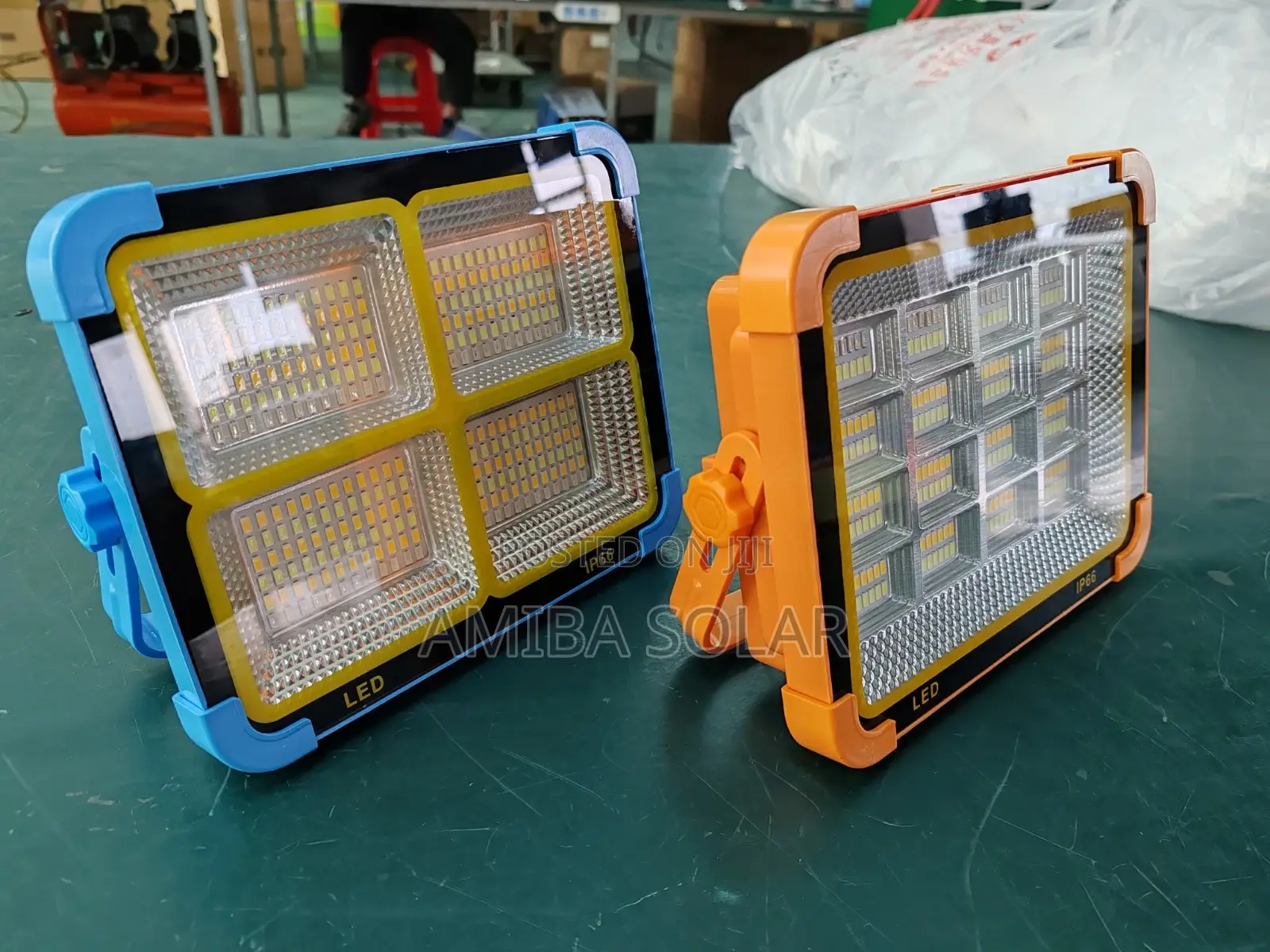 Portable 200 Watts Solar LED Flood