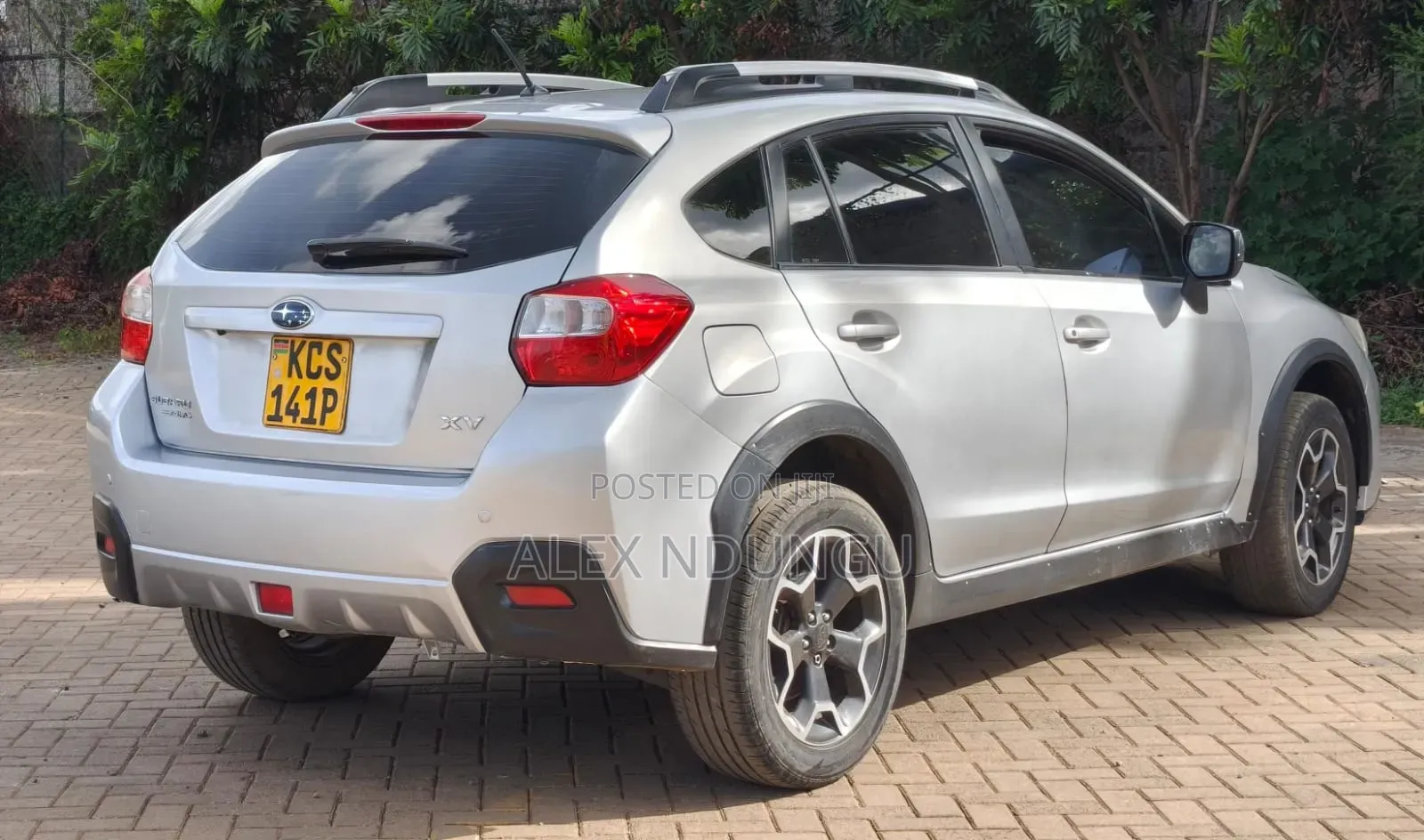 Subaru 1400 2011 White