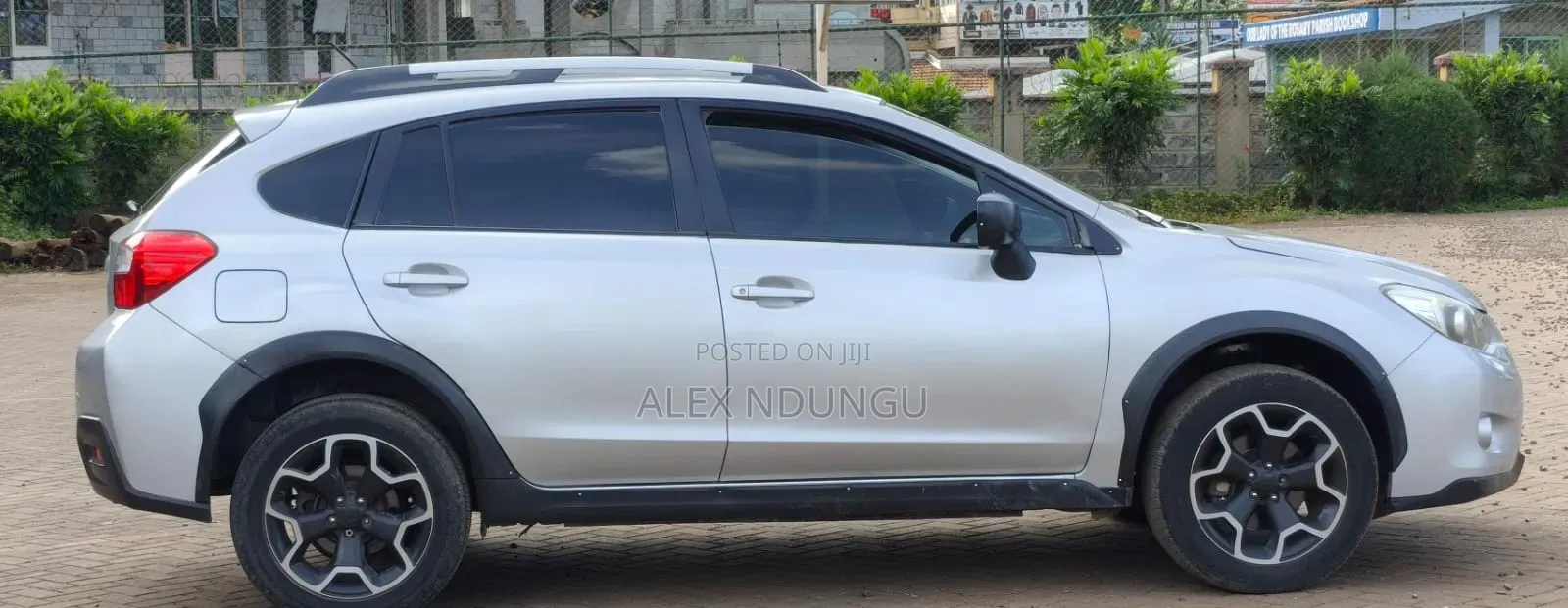 Subaru 1400 2011 White
