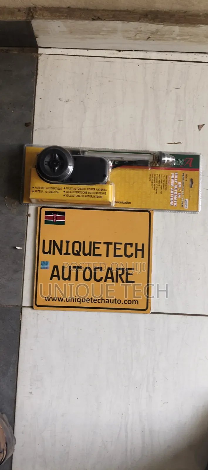 Universal Automatic Power Antenna Car Radio Aerial