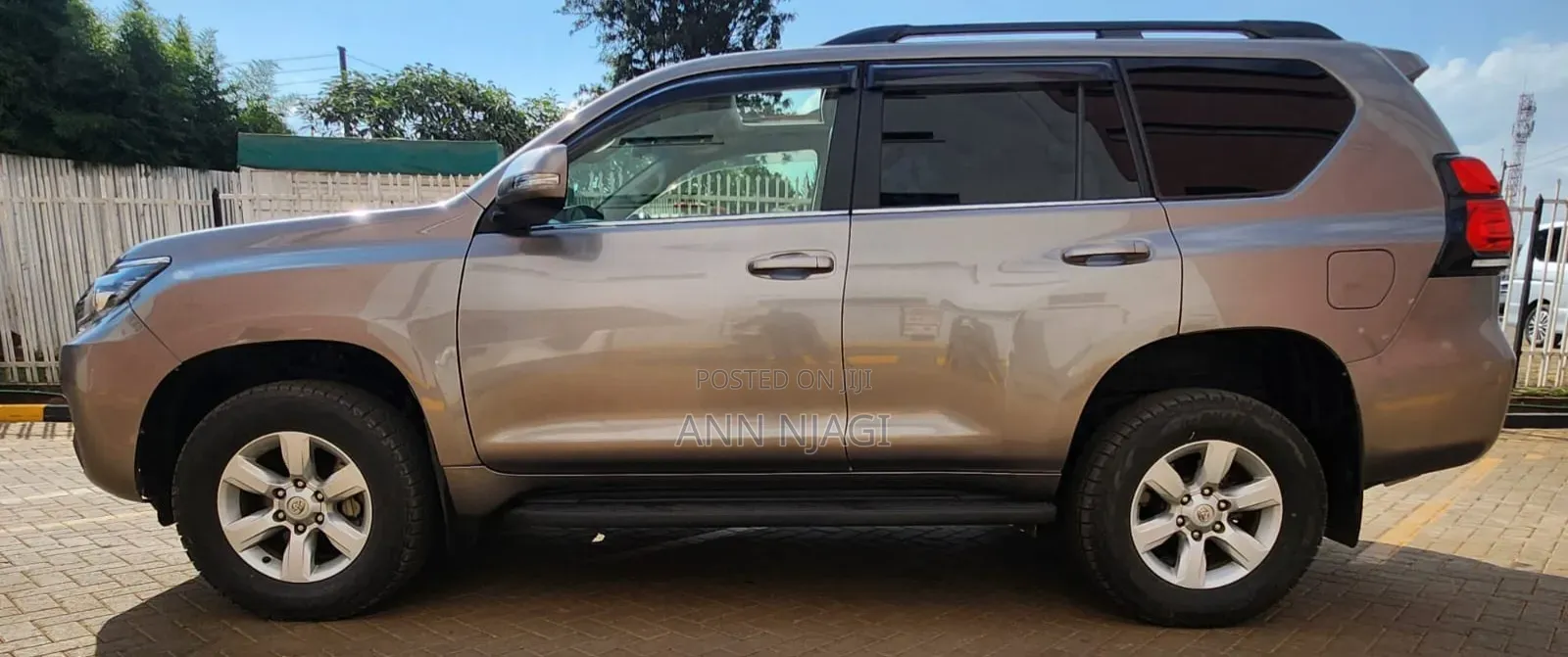 Toyota Land Cruiser Prado 2017 Brown