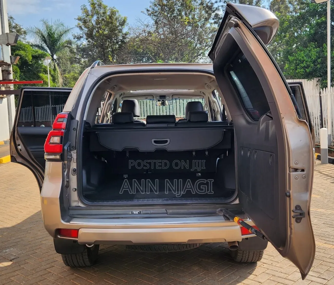 Toyota Land Cruiser Prado 2017 Brown