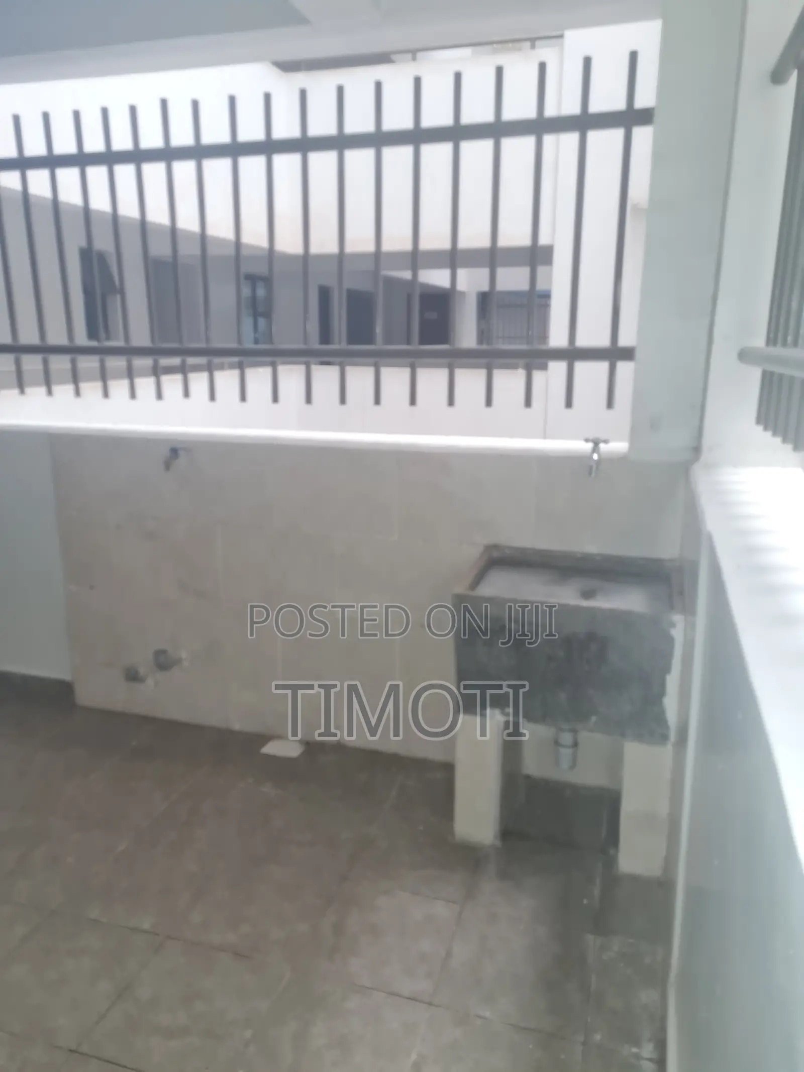 3 Bedroom Apartment Plus SQ