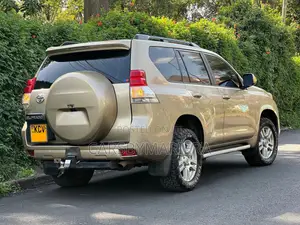 Toyota Land Cruiser Prado 3.0 TD 2012 Gold