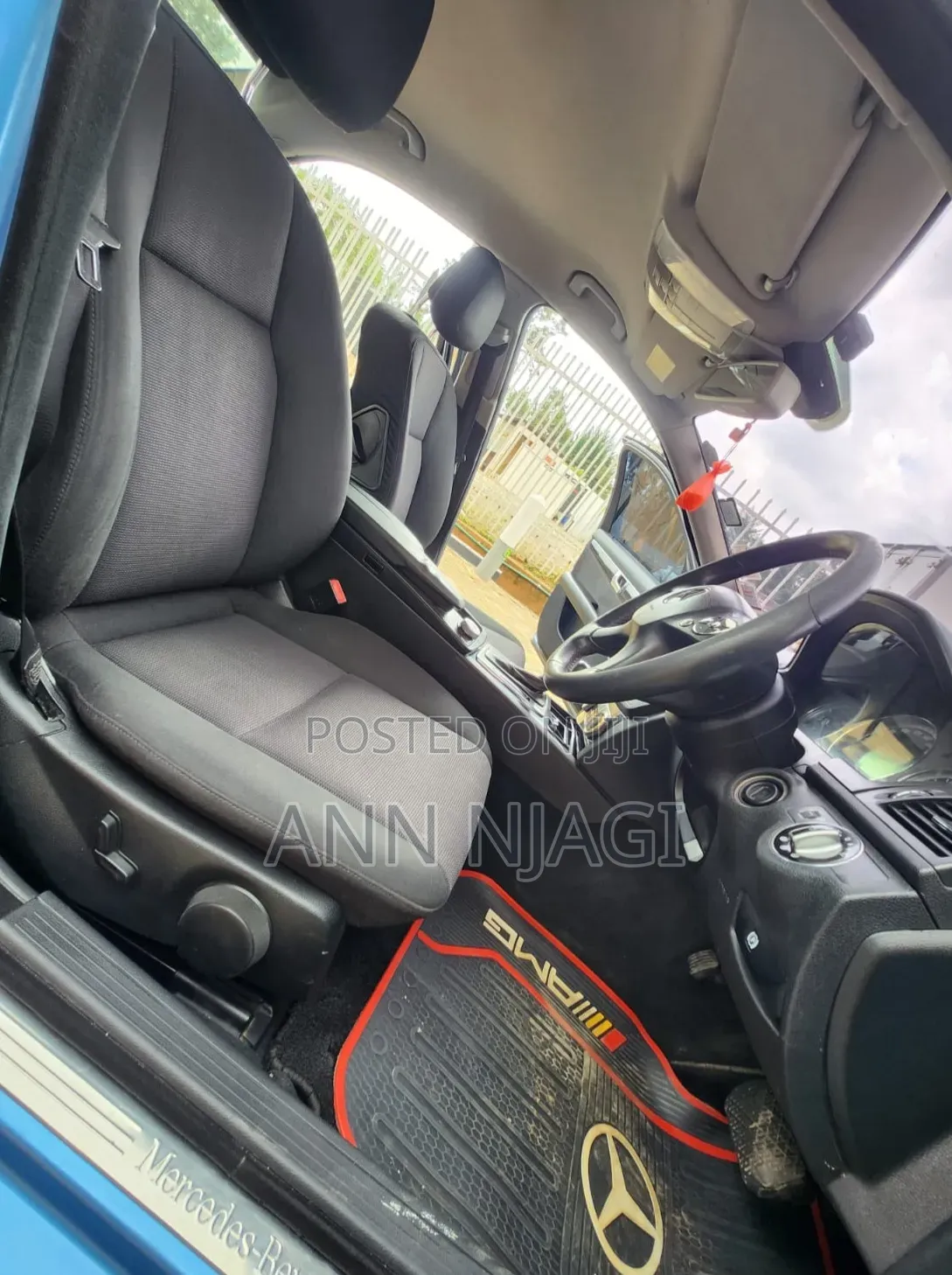 Mercedes-Benz C200 2010 Blue