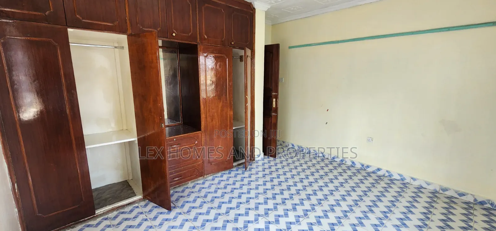 5bdrm Maisonette in NkaiMurunya for rent