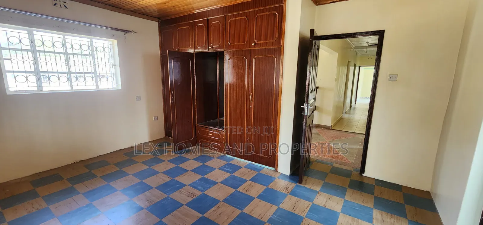 5bdrm Maisonette in NkaiMurunya for rent