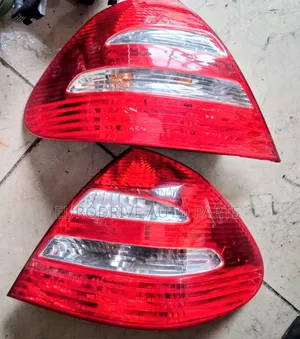 Mercedes Benz E-Class W211 Taillight