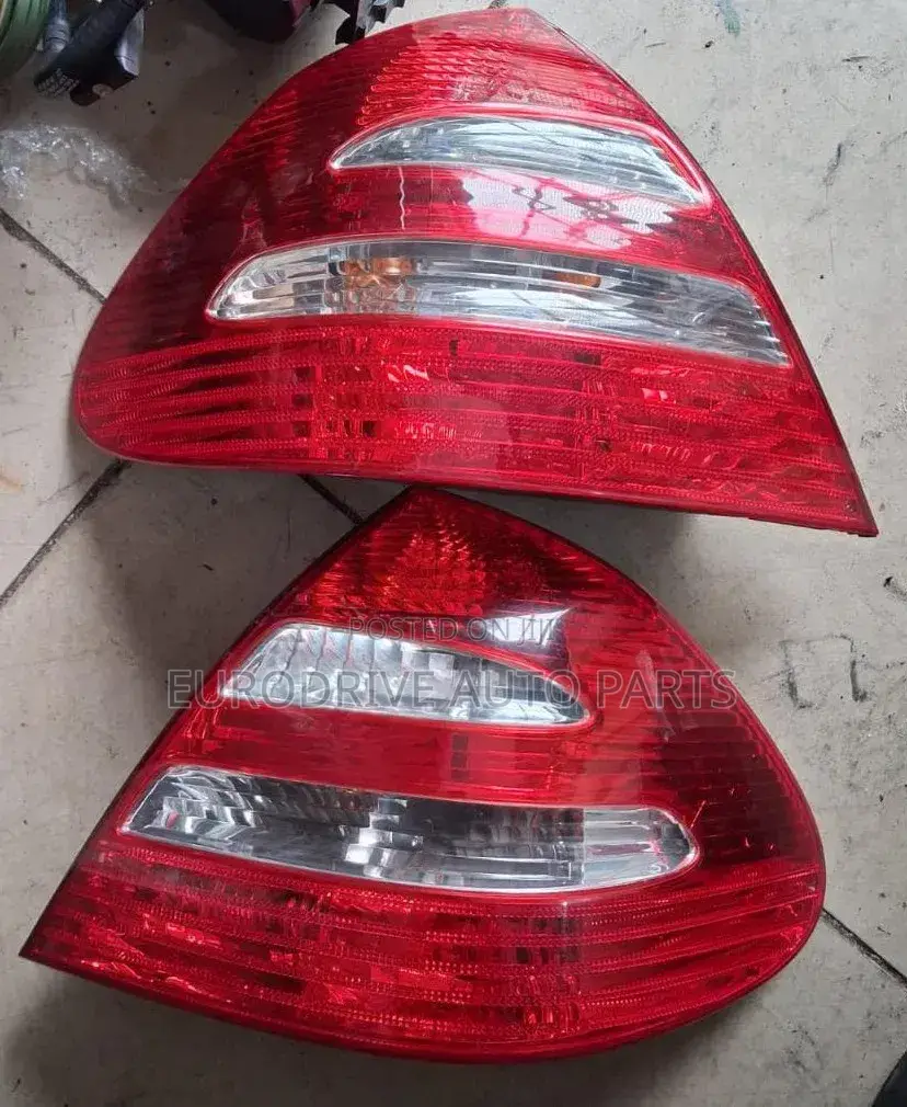 Mercedes Benz E-Class W211 Taillight