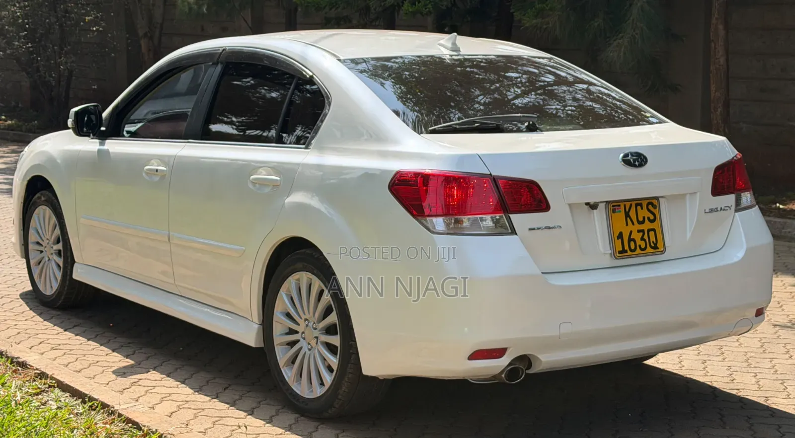 Subaru Legacy 2011 Pearl