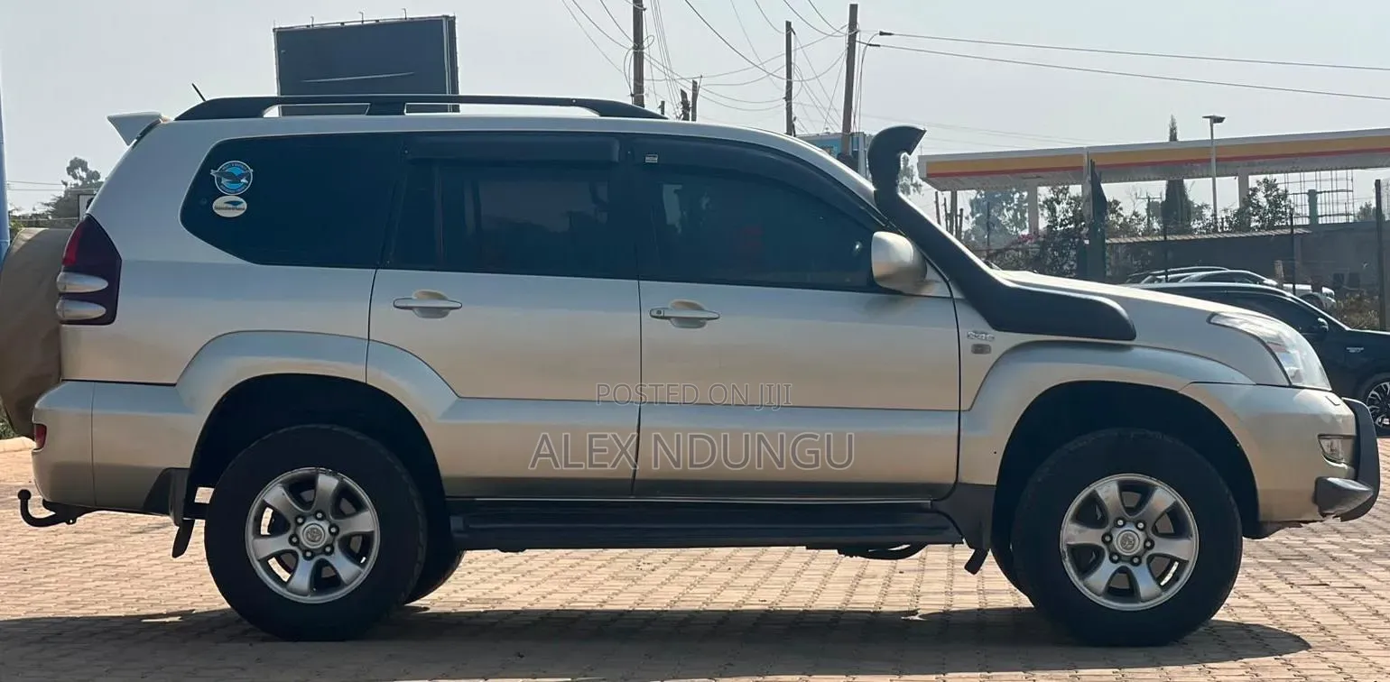 Toyota Land Cruiser Prado 2005 Silver